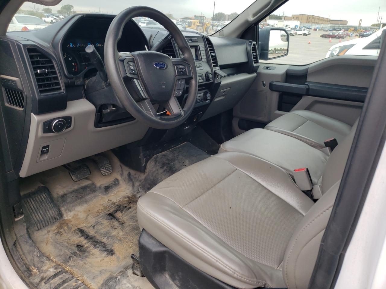 2016 Ford F-150 VIN 1FTMF1C83GKD16739 Copart auction photo, rear end / minor dent/scratches damage thumbnail 8