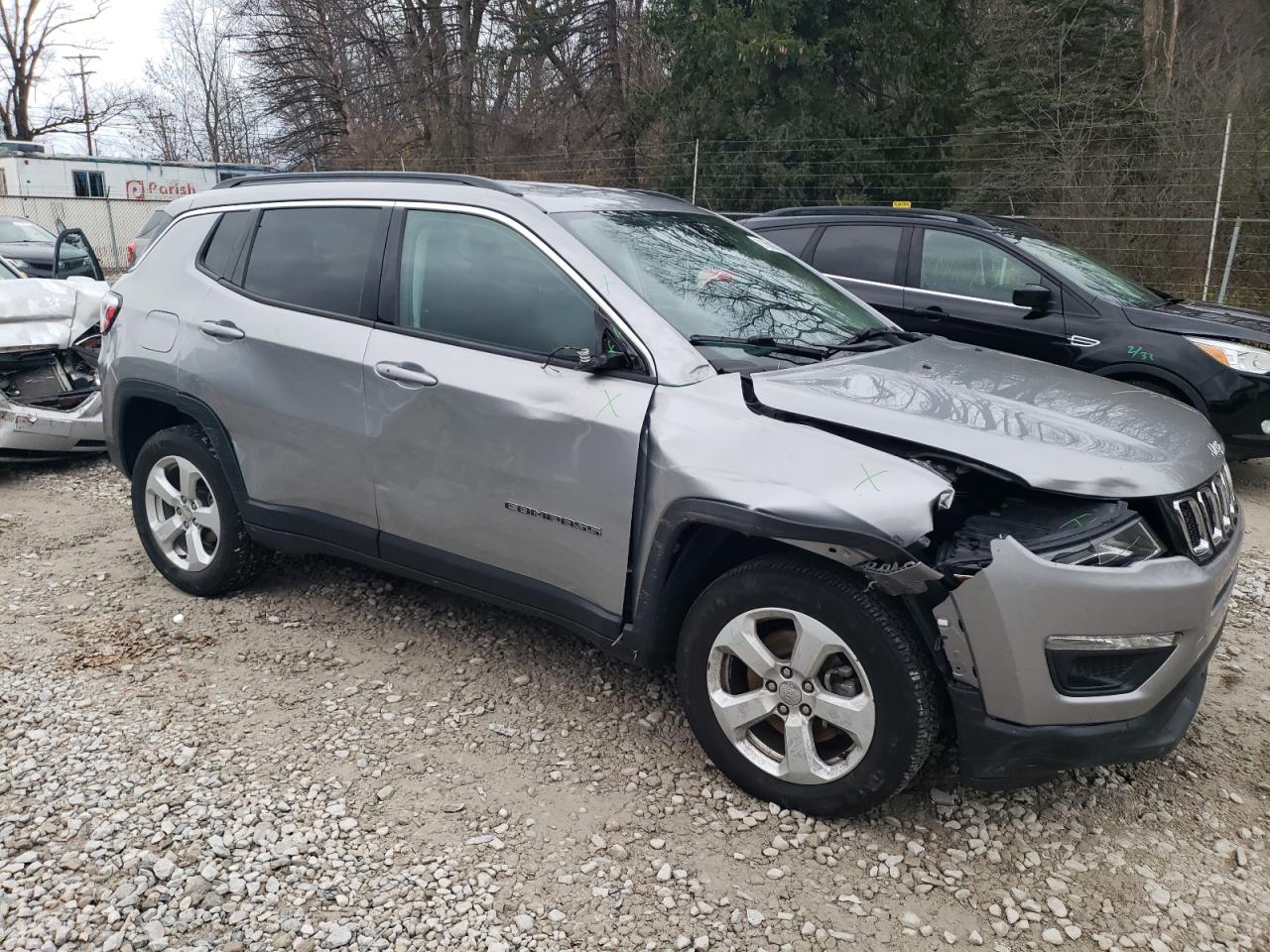 2020 Jeep Compass VIN 3C4NJDBB6LT100572 Copart auction photo, front end / side damage thumbnail 4