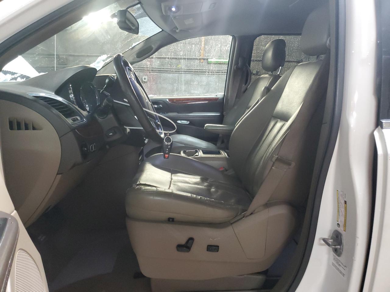2012 Chrysler Town & Country VIN 2C4RC1BGXCR187093 Copart auction photo, front end damage thumbnail 7