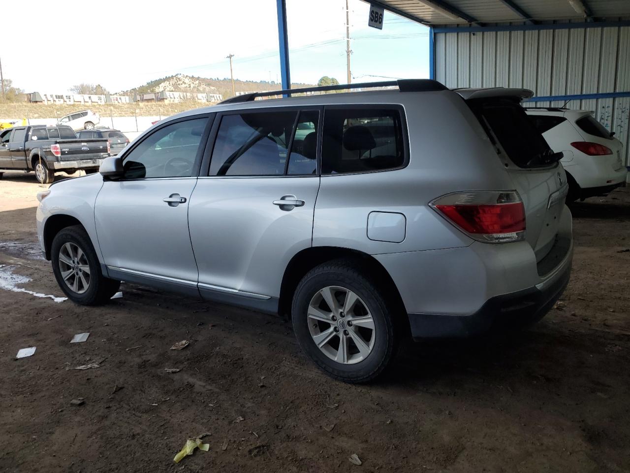 2013 Toyota Highlander VIN 5TDBK3EH5DS268533 Copart auction photo, front end / rear end damage thumbnail 2