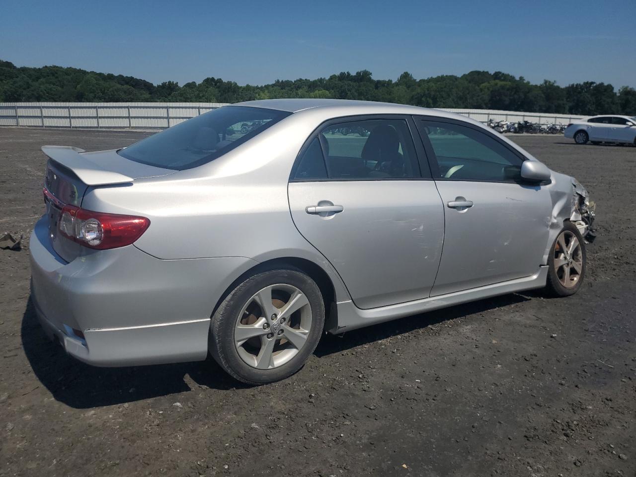 2011 Toyota Corolla VIN 2T1BU4EE0BC537517 Copart auction photo, front end / side damage thumbnail 3