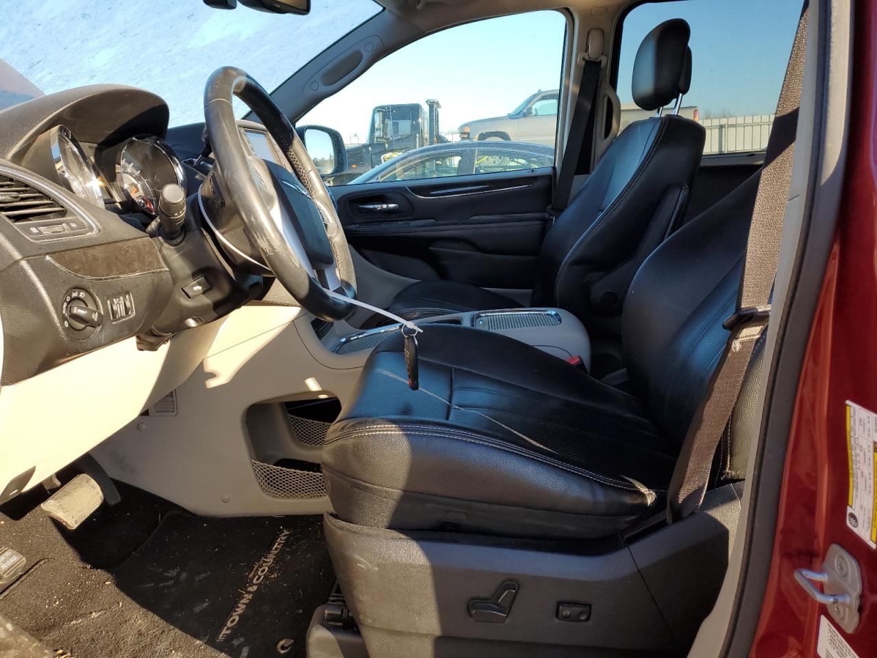 2013 Chrysler Town & Country VIN 2C4RC1CG2DR755322 Copart auction photo, front end damage thumbnail 7