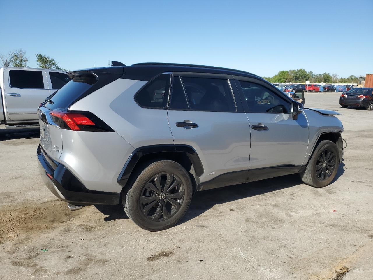 2022 Toyota RAV 4 VIN JTME6RFV6ND524233 Copart auction photo, front end / side damage thumbnail 3