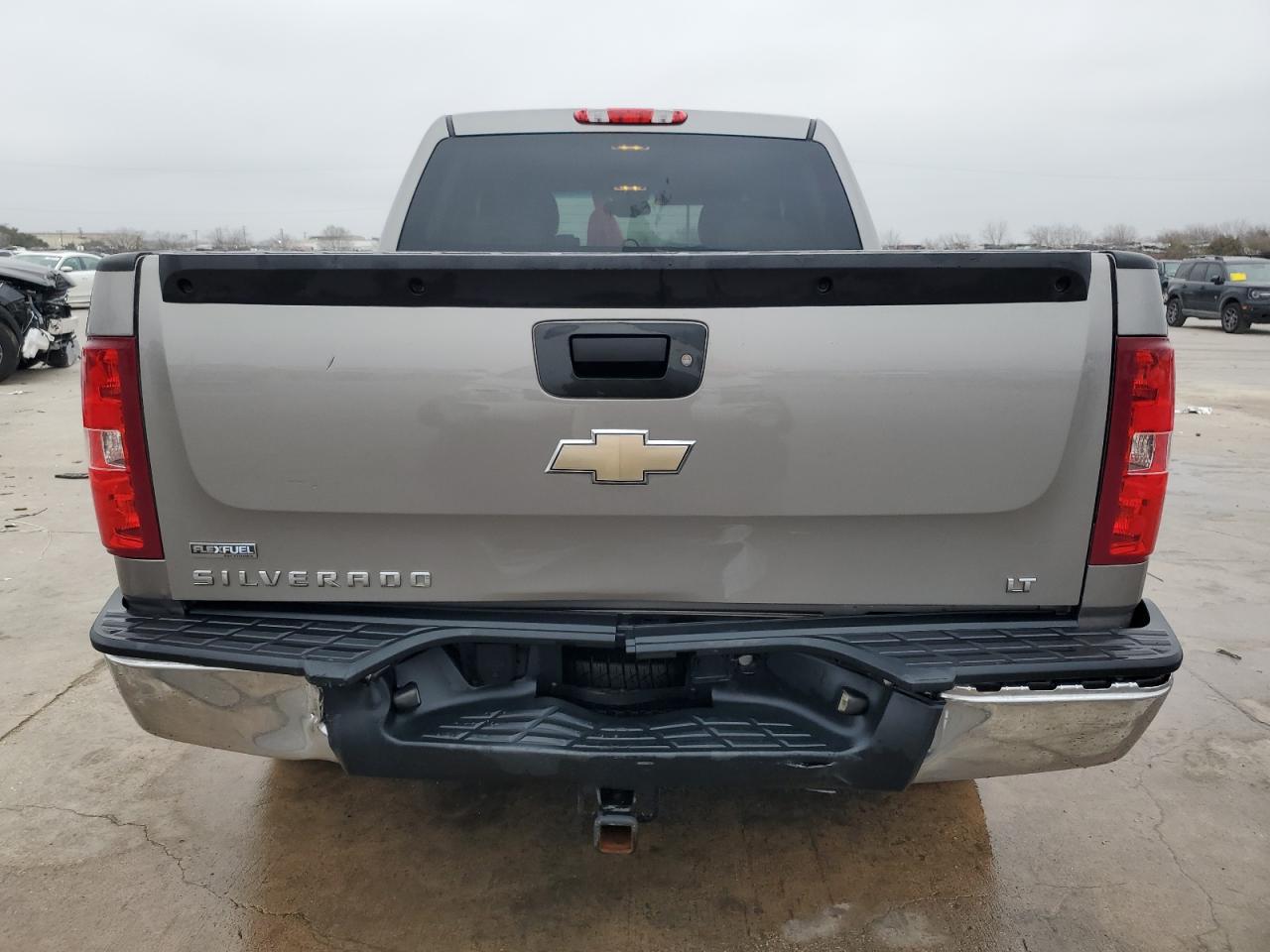 2009 Chevrolet Silverado VIN 3GCEK23369G258291 Copart auction photo, side / front end damage thumbnail 6