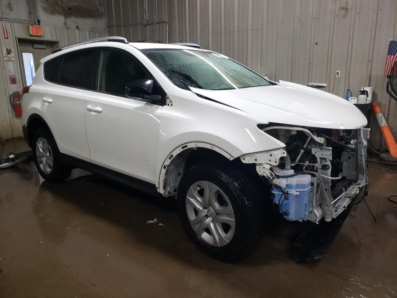 2015 Toyota RAV 4 VIN JTMBFREV8FJ041575 Copart auction photo, front end / side damage thumbnail 4