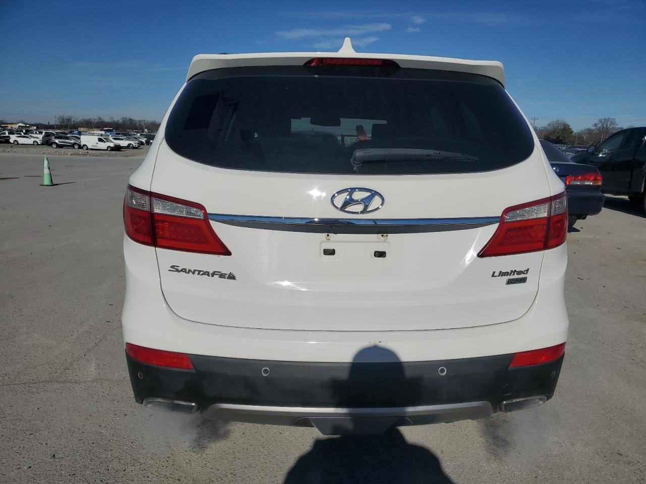 2016 Hyundai Santa Fe VIN KM8SR4HF9GU140576 Copart auction photo, normal wear / minor dent/scratches damage thumbnail 6