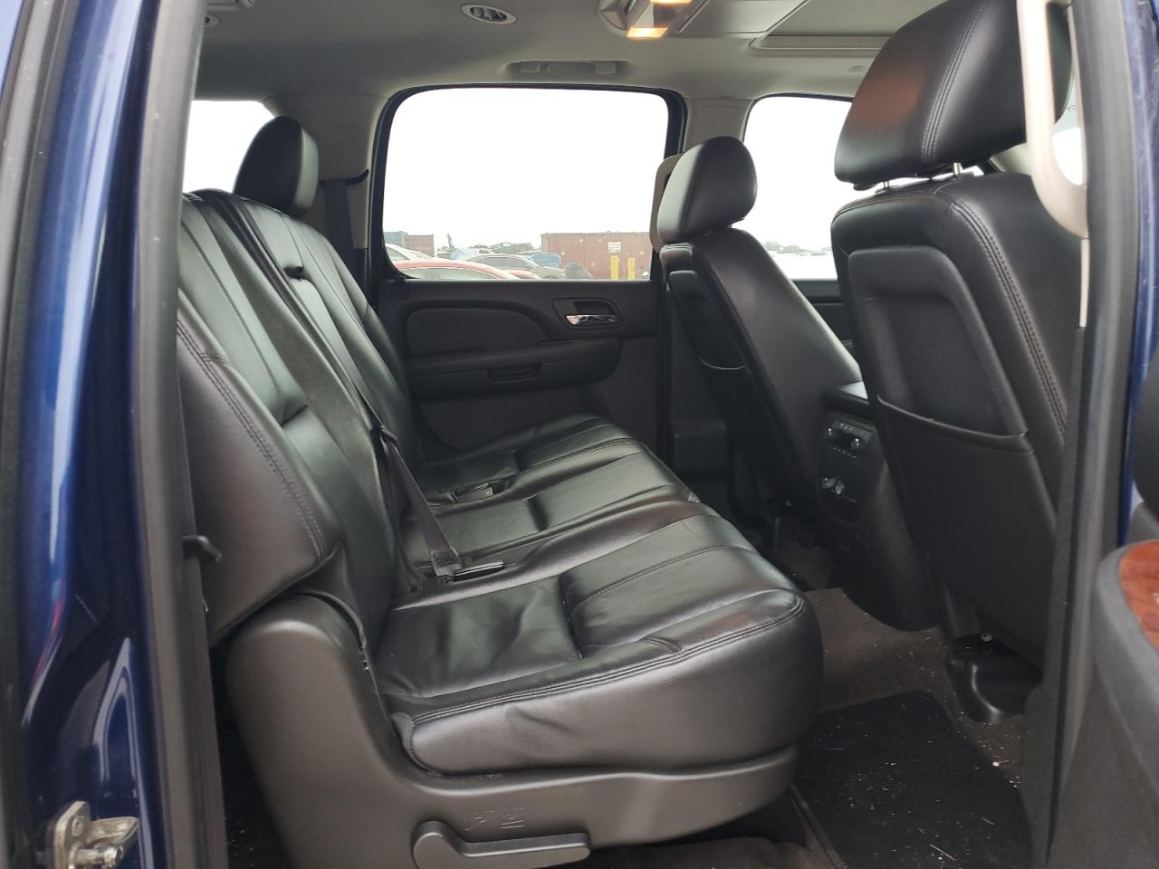 2012 Chevrolet Suburban VIN 1GNSKJE79CR194257 Copart auction photo, water/flood damage thumbnail 11