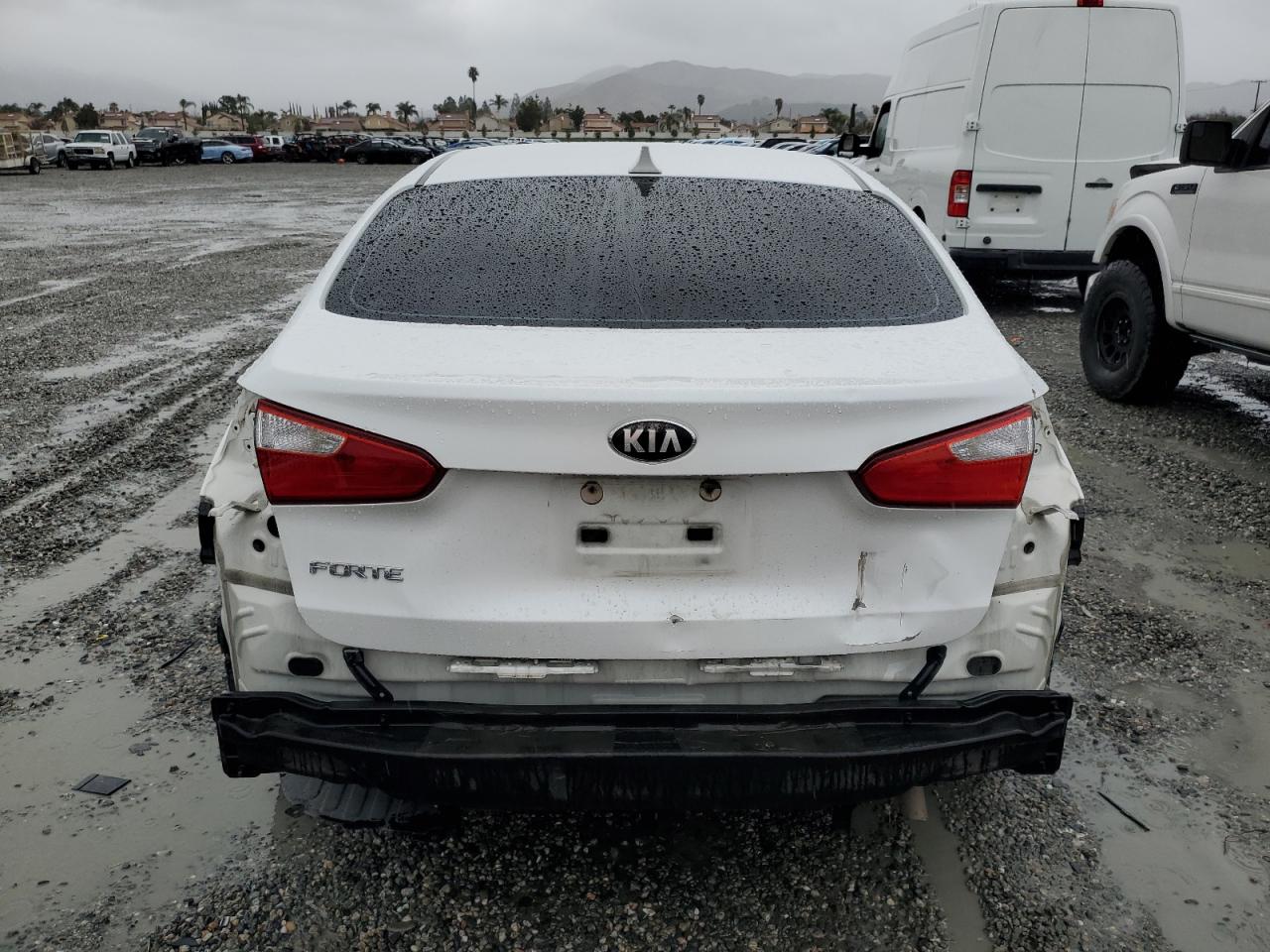 2014 KIA Forte VIN KNAFX4A63E5073631 Copart auction photo, rear end damage thumbnail 6