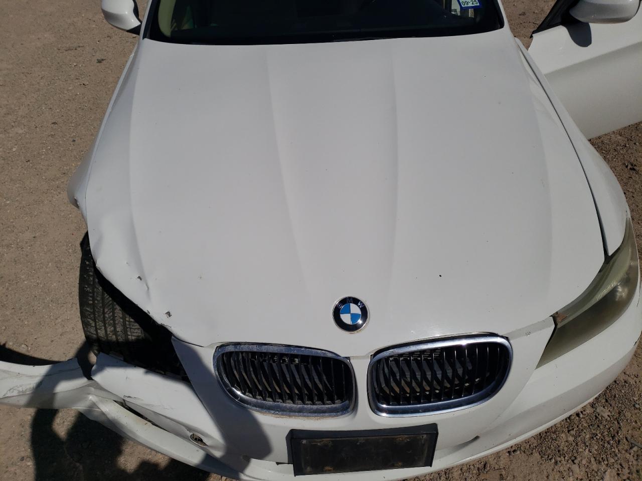 2011 BMW 3er VIN WBAPH7C52BE681028 Copart auction photo, front end damage thumbnail 12