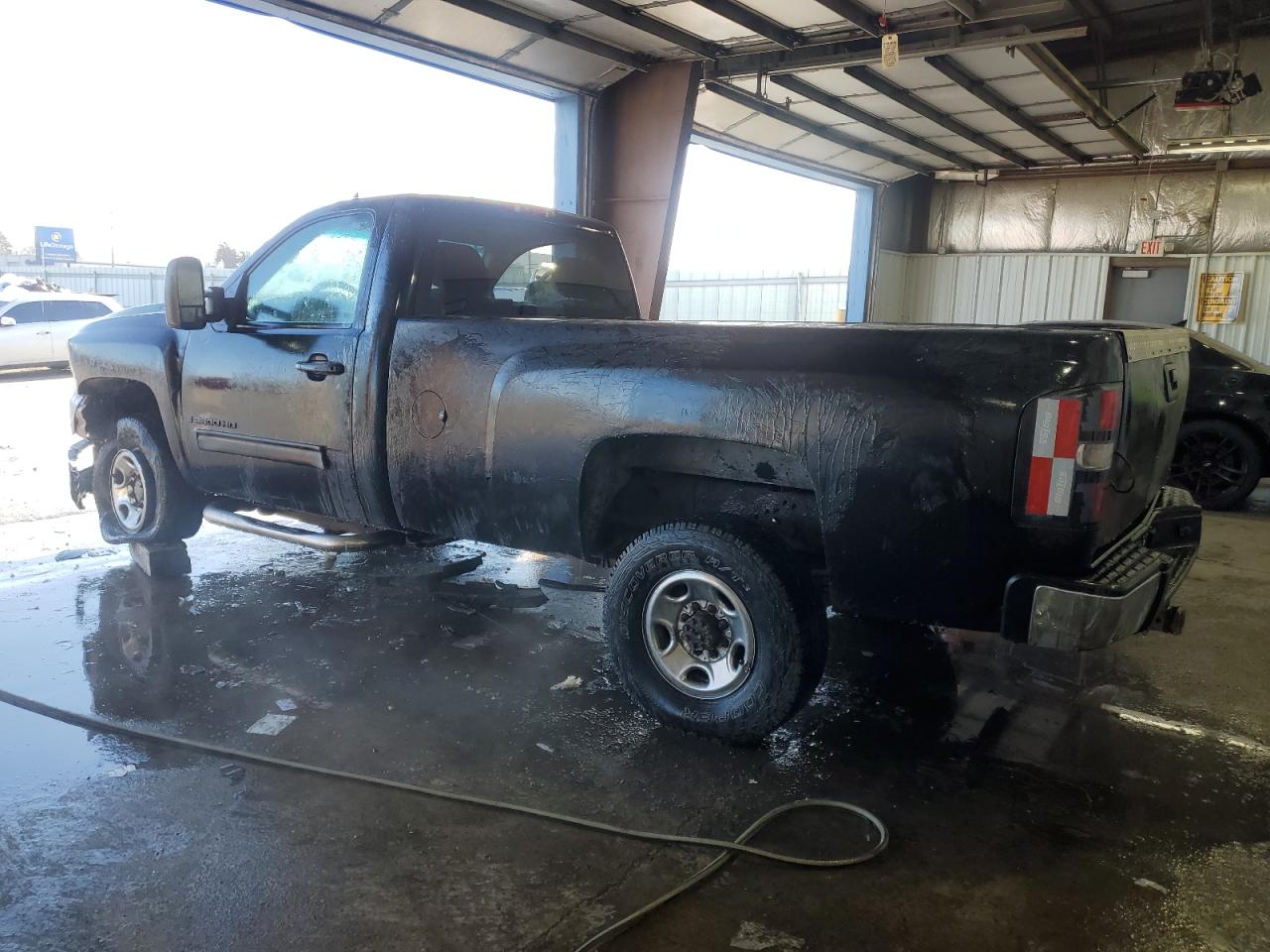 2009 Chevrolet Silverado VIN 1GCHK54K69E112369 Copart auction photo, front end damage thumbnail 2