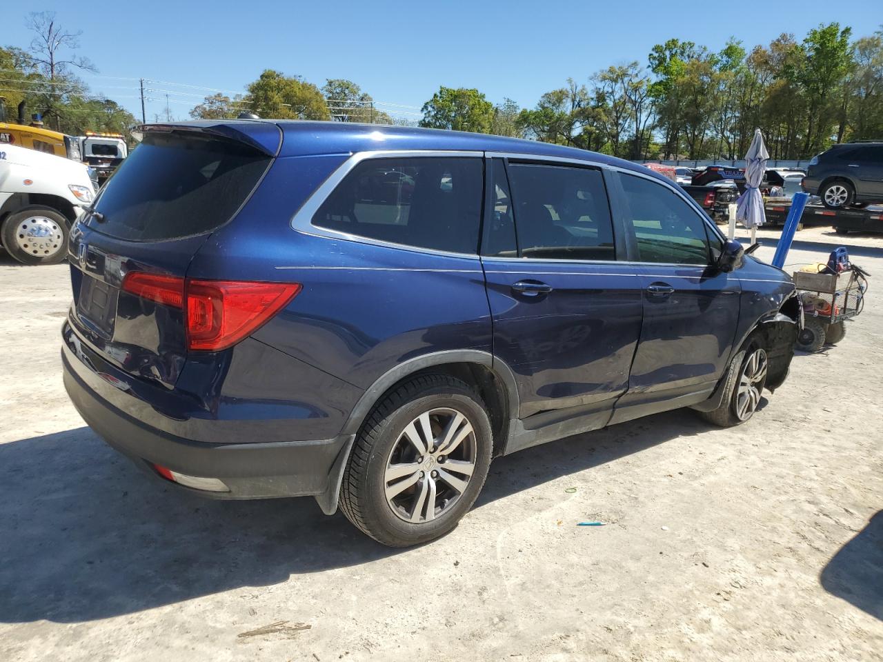 2018 Honda Pilot VIN 5FNYF5H30JB029921 Copart auction photo, front end / top/roof damage thumbnail 3