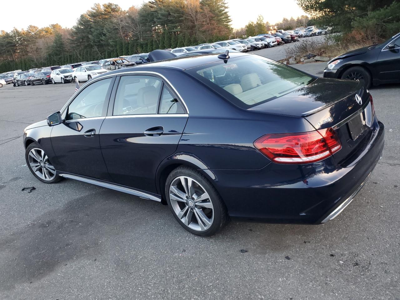 2016 Mercedes-Benz E-klasse VIN WDDHF8JB6GB239198 Copart auction photo, front end damage thumbnail 2
