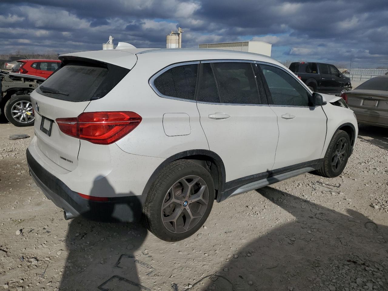 2018 BMW X1 VIN WBXHT3C37J5L32168 Copart auction photo, front end damage thumbnail 3