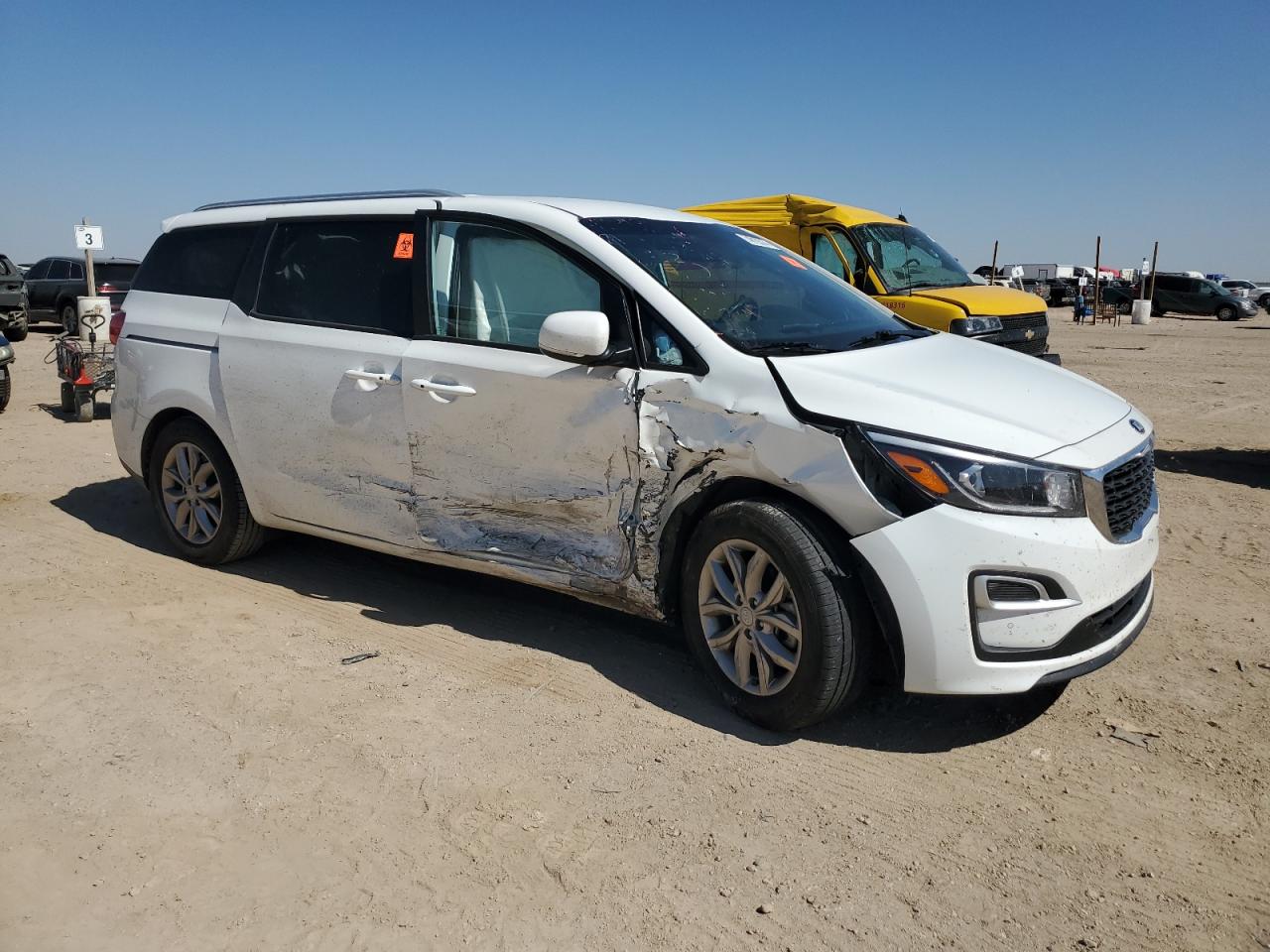 2021 KIA Sedona VIN KNDMB5C11M6673394 Copart auction photo, front end / side damage thumbnail 4