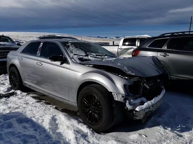 2013 Chrysler 300 VIN 2C3CCAGG4DH590142 Copart auction photo, front end / minor dent/scratches damage thumbnail 10