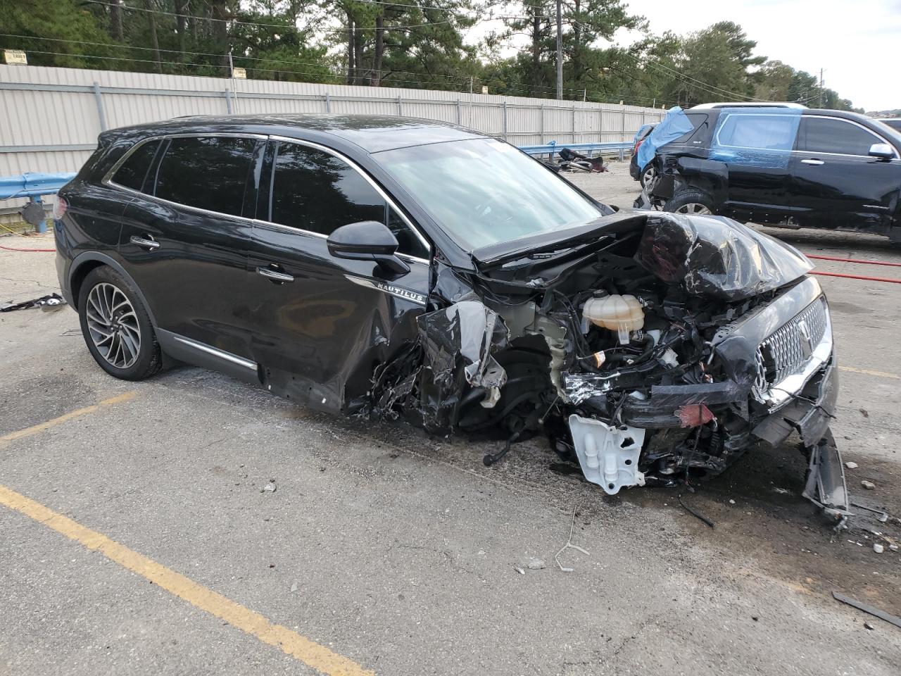 2019 Lincoln Nautilus VIN 2LMPJ8LP9KBL17893 Copart auction photo, front end damage thumbnail 4
