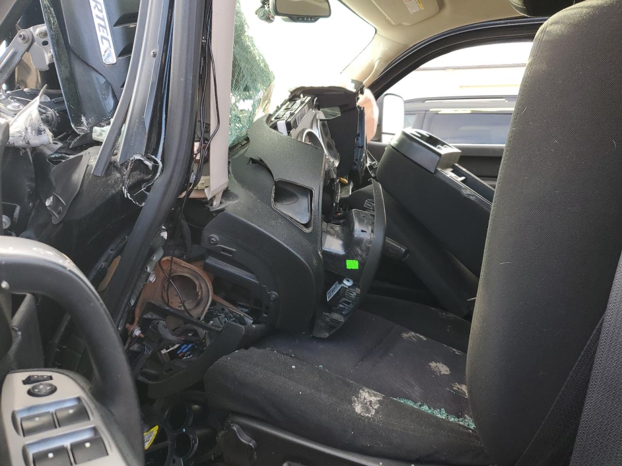 2011 Chevrolet Silverado VIN 1GC2KXCG1BZ449321 Copart auction photo, front end / side damage thumbnail 7