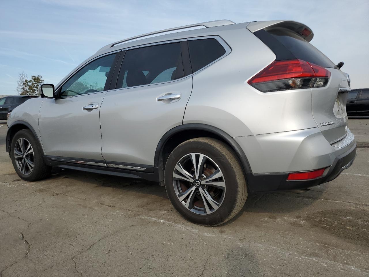 2017 Nissan Rogue VIN JN8AT2MT3HW383733 Copart auction photo, front end damage thumbnail 2