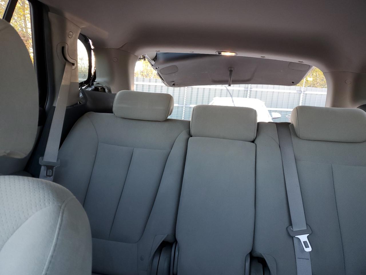 2009 Hyundai Santa Fe VIN 5NMSG73D49H305879 Copart auction photo, rear end damage thumbnail 10