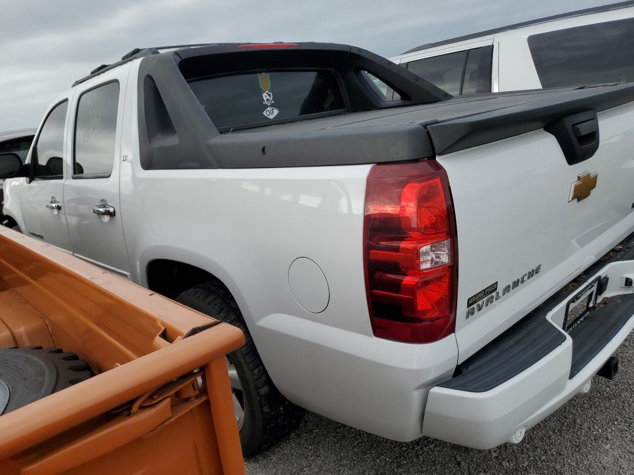 2012 Chevrolet Avalanche VIN 3GNMCFE07CG132264 Copart auction photo, water/flood damage thumbnail 2