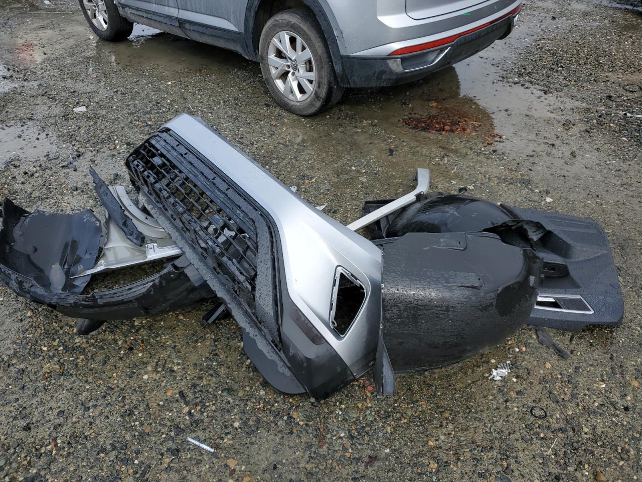 2020 Volkswagen Atlas VIN 1V2AC2CA8LC201352 Copart auction photo, front end / side damage thumbnail 13