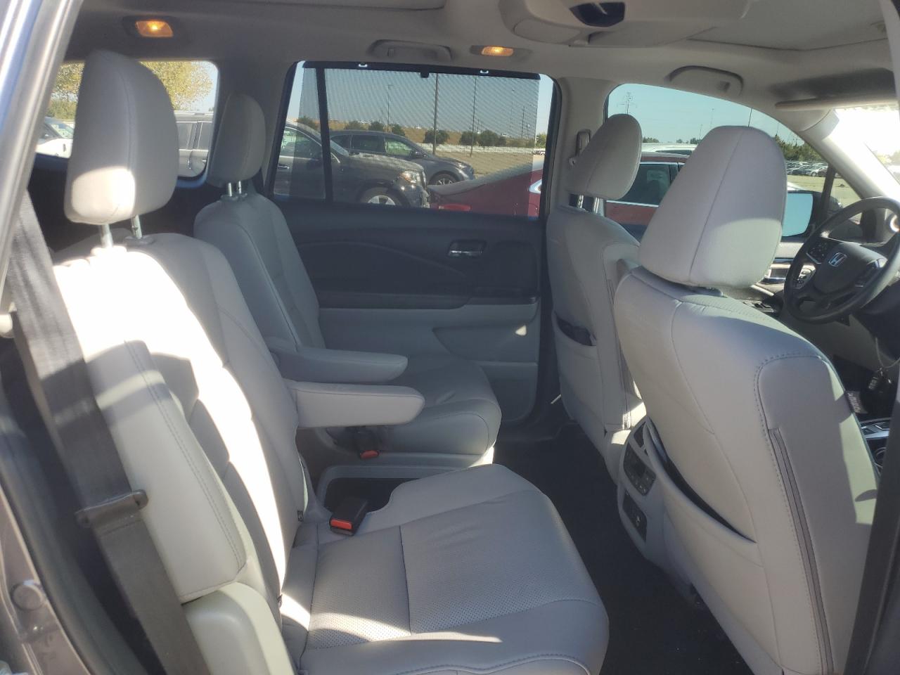 2019 Honda Pilot VIN 5FNYF6H05KB089500 Copart auction photo, hail / minor dent/scratches damage thumbnail 11