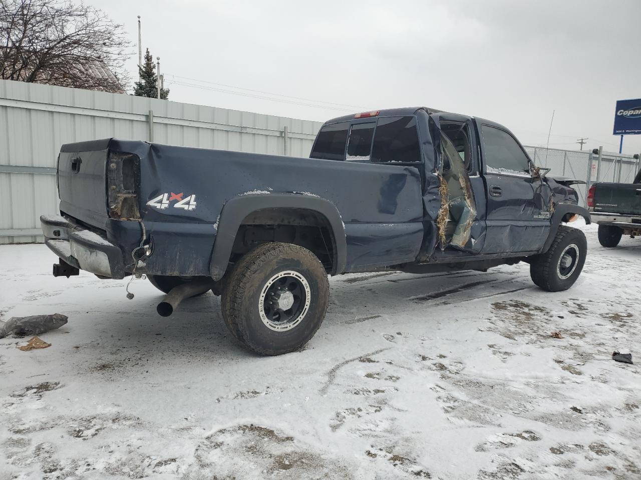 2006 GMC Sierra VIN 1GTHK39206E100016 Copart auction photo, all over damage thumbnail 3