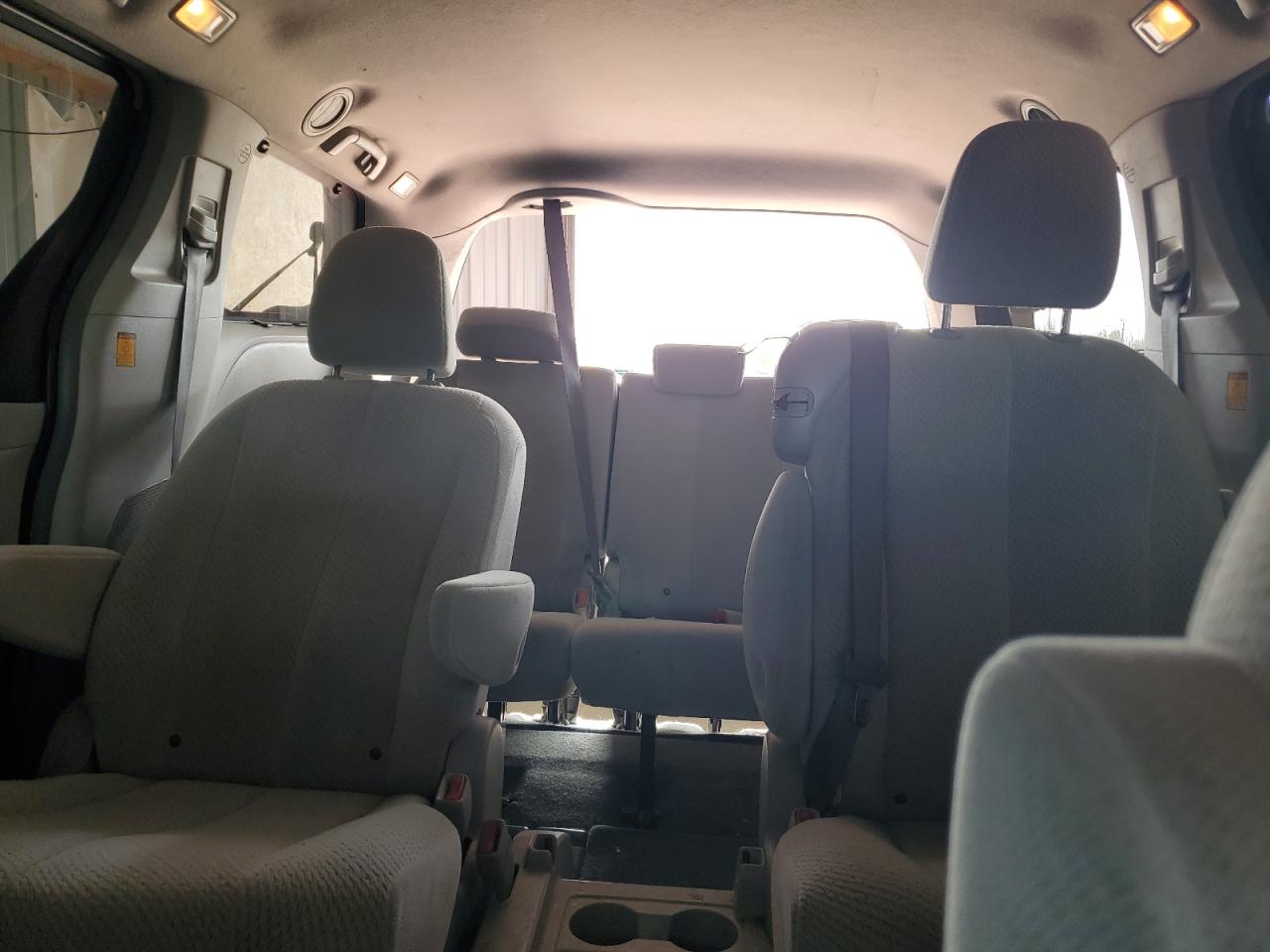 2011 Toyota Sienna VIN 5TDKK3DC7BS163978 Copart auction photo, rear end damage thumbnail 10