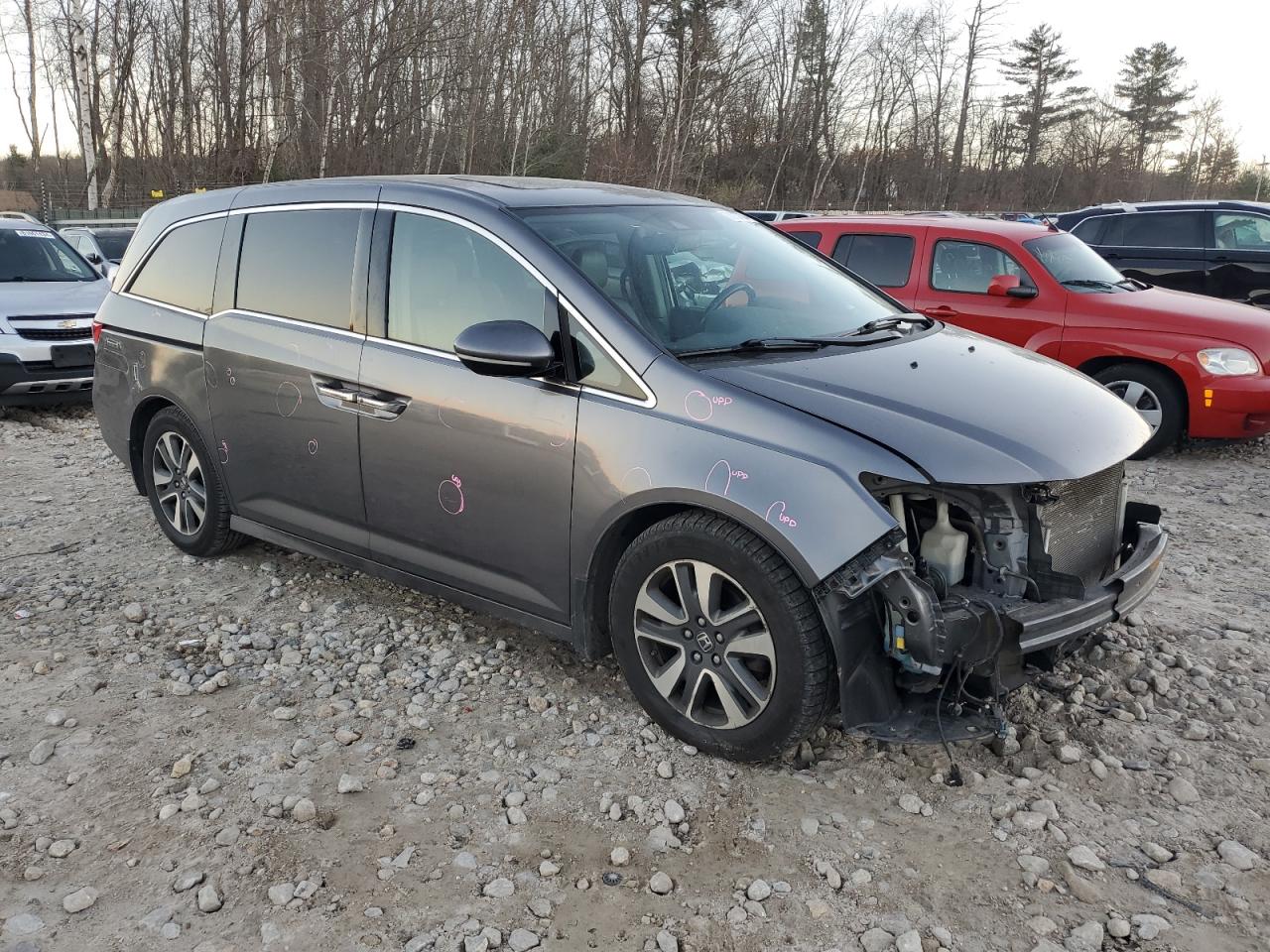 2014 Honda Odyssey VIN 5FNRL5H90EB014925 Copart auction photo, front end / minor dent/scratches damage thumbnail 4