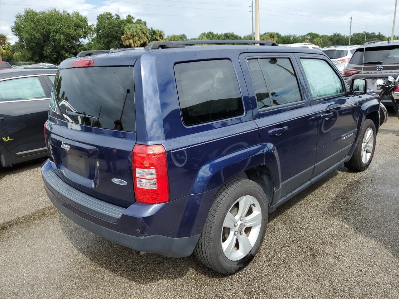 2017 Jeep Liberty (Patriot) VIN 1C4NJPFA2HD161272 Copart auction photo, water/flood damage thumbnail 3