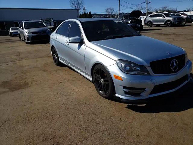 2013 Mercedes-Benz C-klasse VIN WDDGF8AB9DR247889 Copart auction photo, rear end / minor dent/scratches damage thumbnail 10