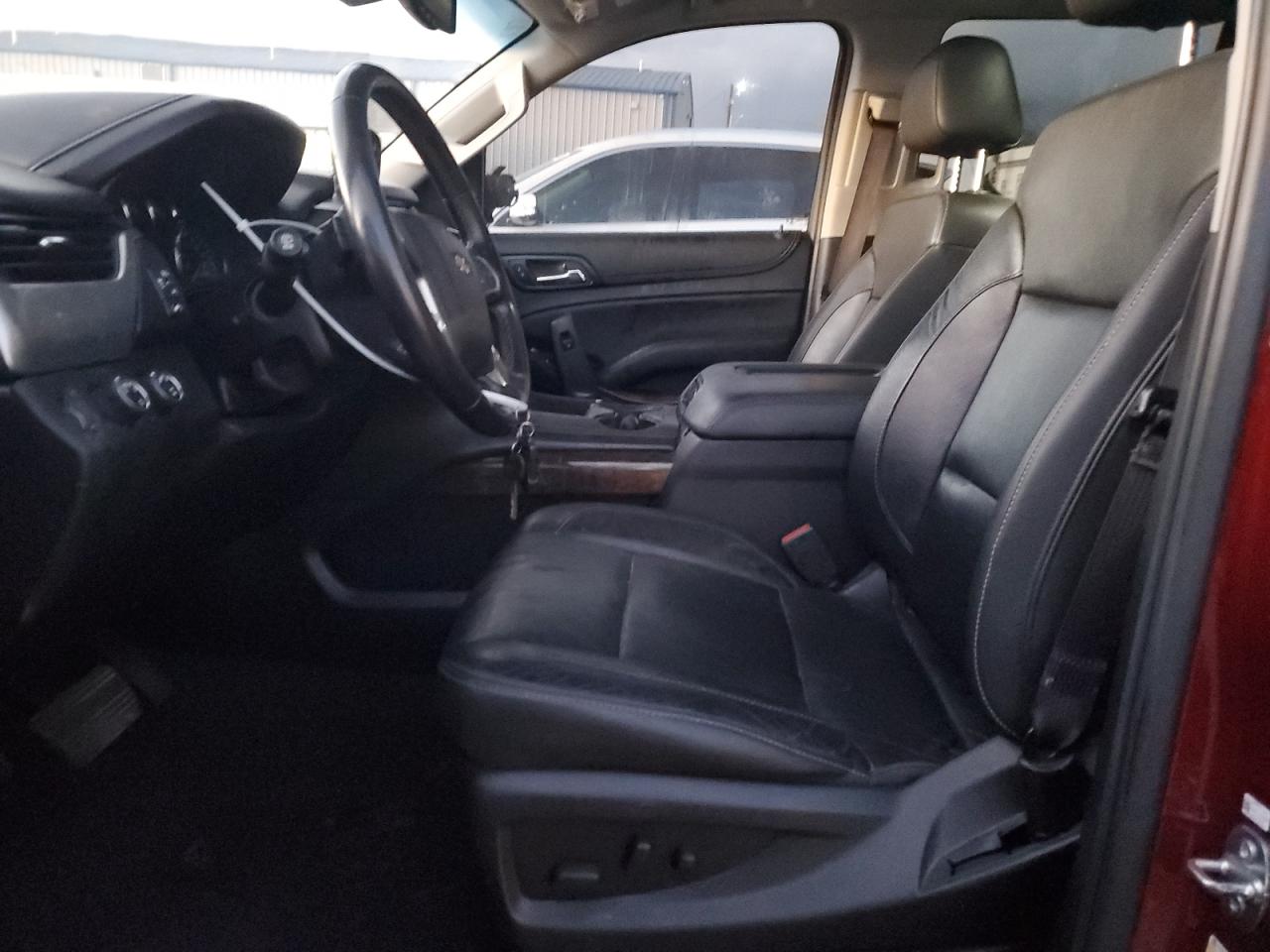 2019 Chevrolet Tahoe VIN 1GNSKBKC0KR235610 Copart auction photo, side / front end damage thumbnail 7