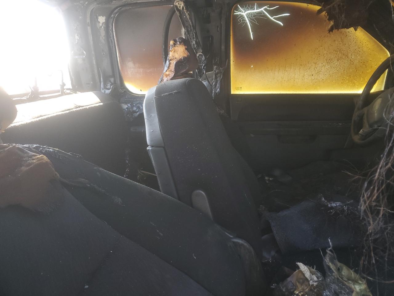 2010 Chevrolet Silverado VIN 1GCSKSE37AZ196808 Copart auction photo, burn - interior damage thumbnail 10