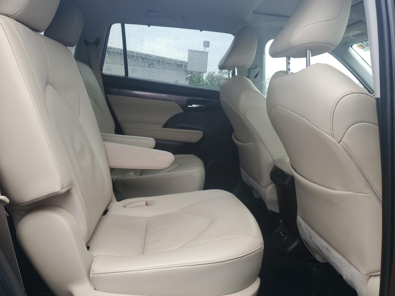 2020 Toyota Highlander VIN 5TDDZRBH1LS018216 Copart auction photo, rear end damage thumbnail 11