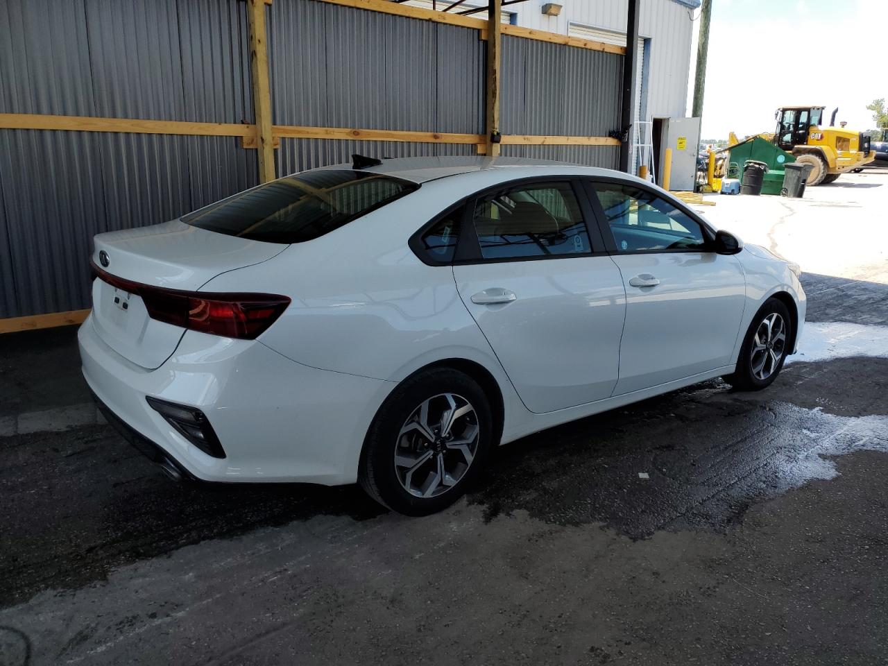 2021 KIA Forte VIN 3KPF24AD5ME329707 Copart auction photo, front end damage thumbnail 3