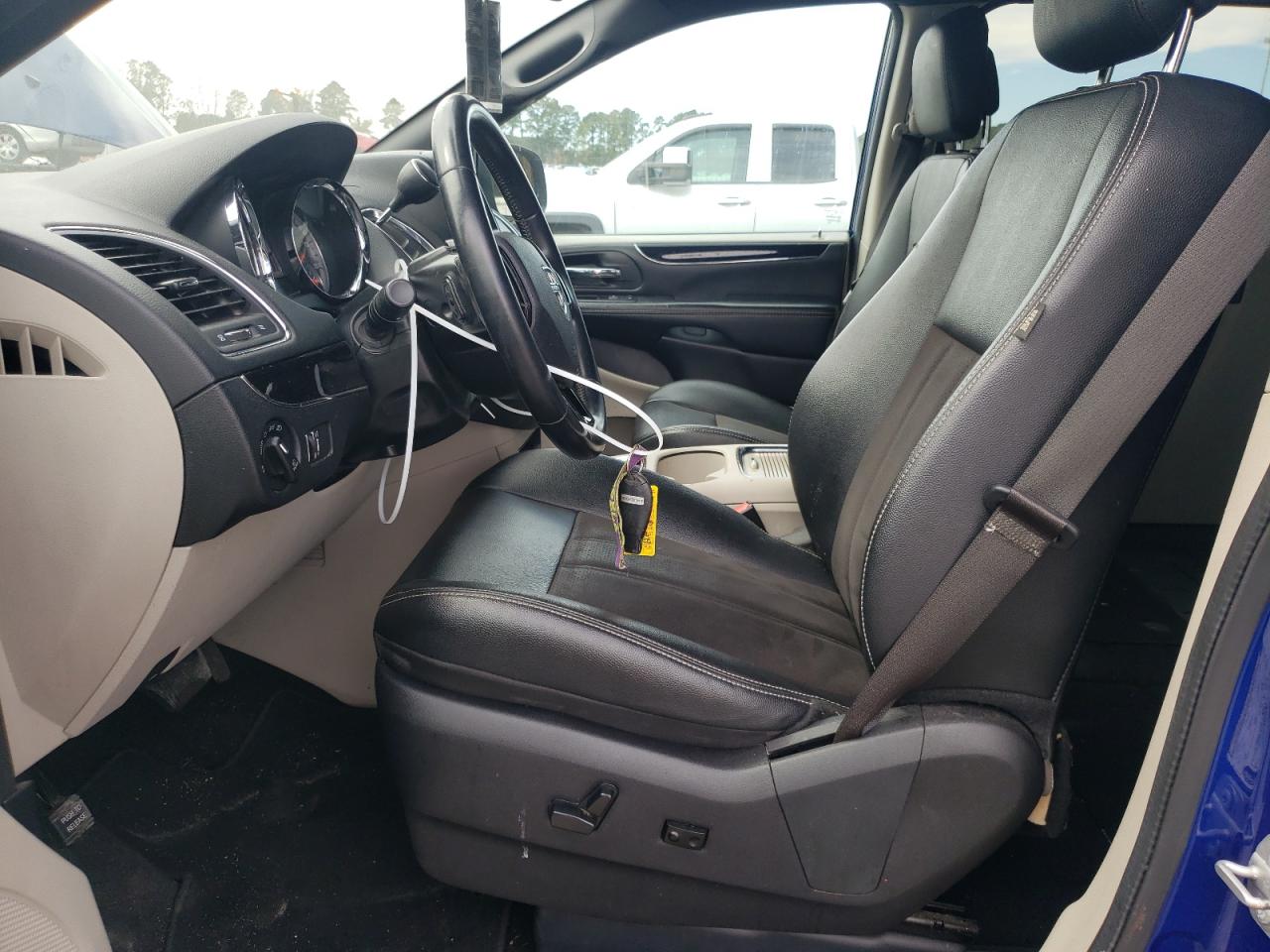 2020 Dodge Caravan VIN 2C4RDGCG8LR152731 Copart auction photo, front end damage thumbnail 7