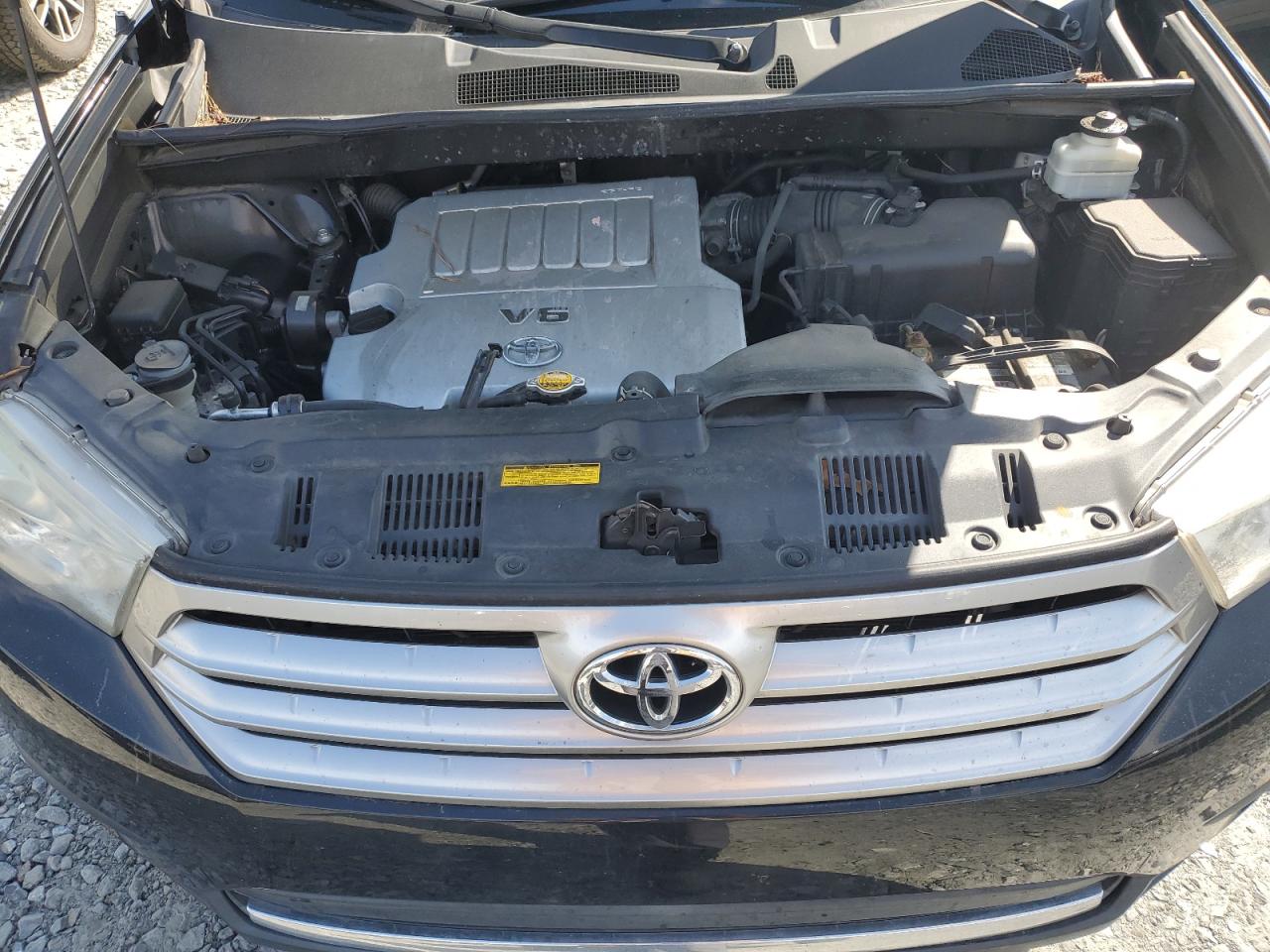 2011 Toyota Highlander VIN 5TDZK3EHXBS049983 Copart auction photo, rear end damage thumbnail 12