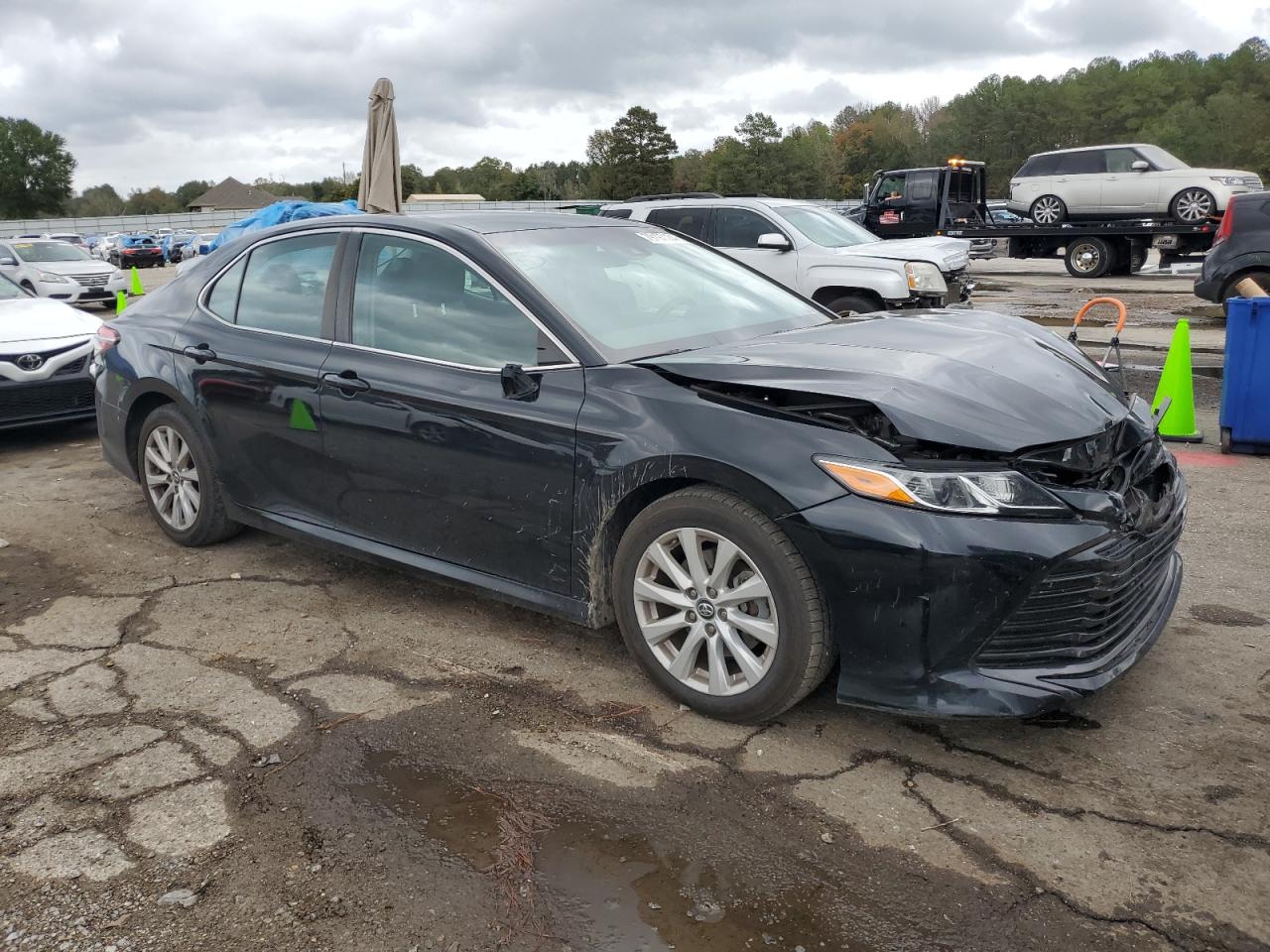 2018 Toyota Camry VIN 4T1B11HK3JU633518 Copart auction photo, front end / minor dent/scratches damage thumbnail 4