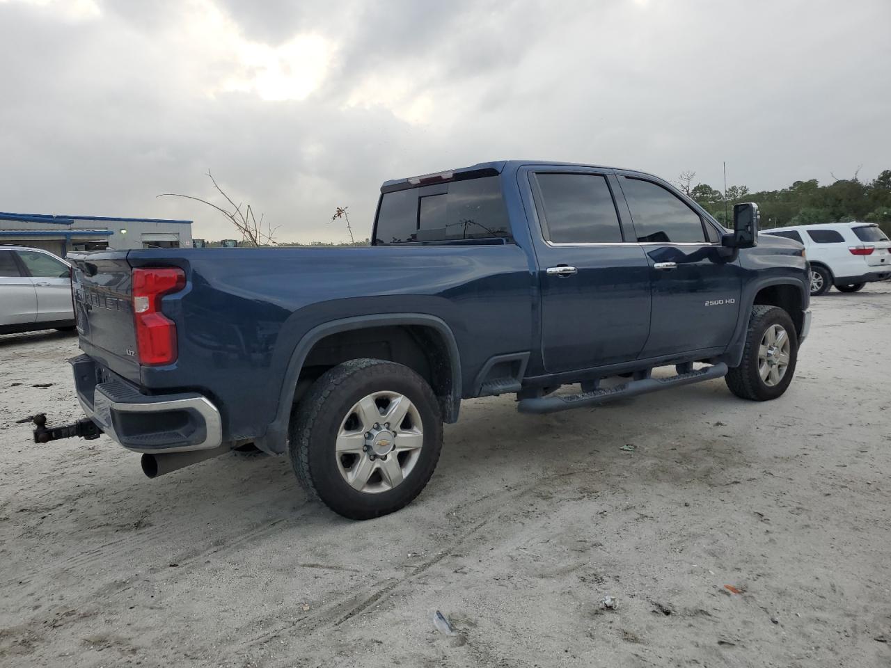 2022 Chevrolet Silverado VIN 2GC4YPEY3N1214350 Copart auction photo, side / rear end damage thumbnail 3