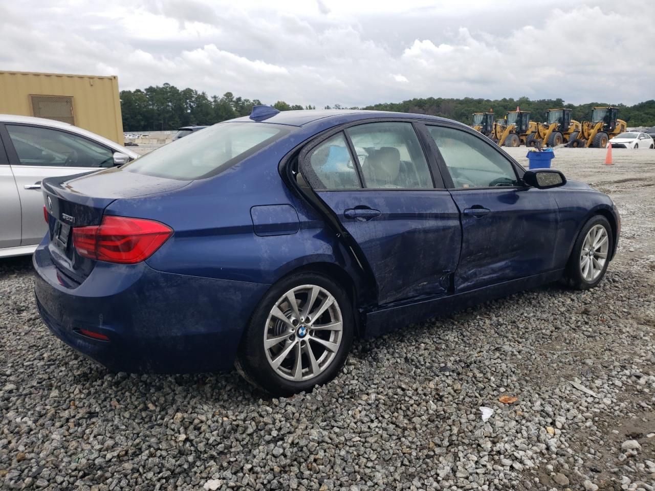 2016 BMW 3er VIN WBA8E1G50GNT35085 Copart auction photo, side / minor dent/scratches damage thumbnail 3
