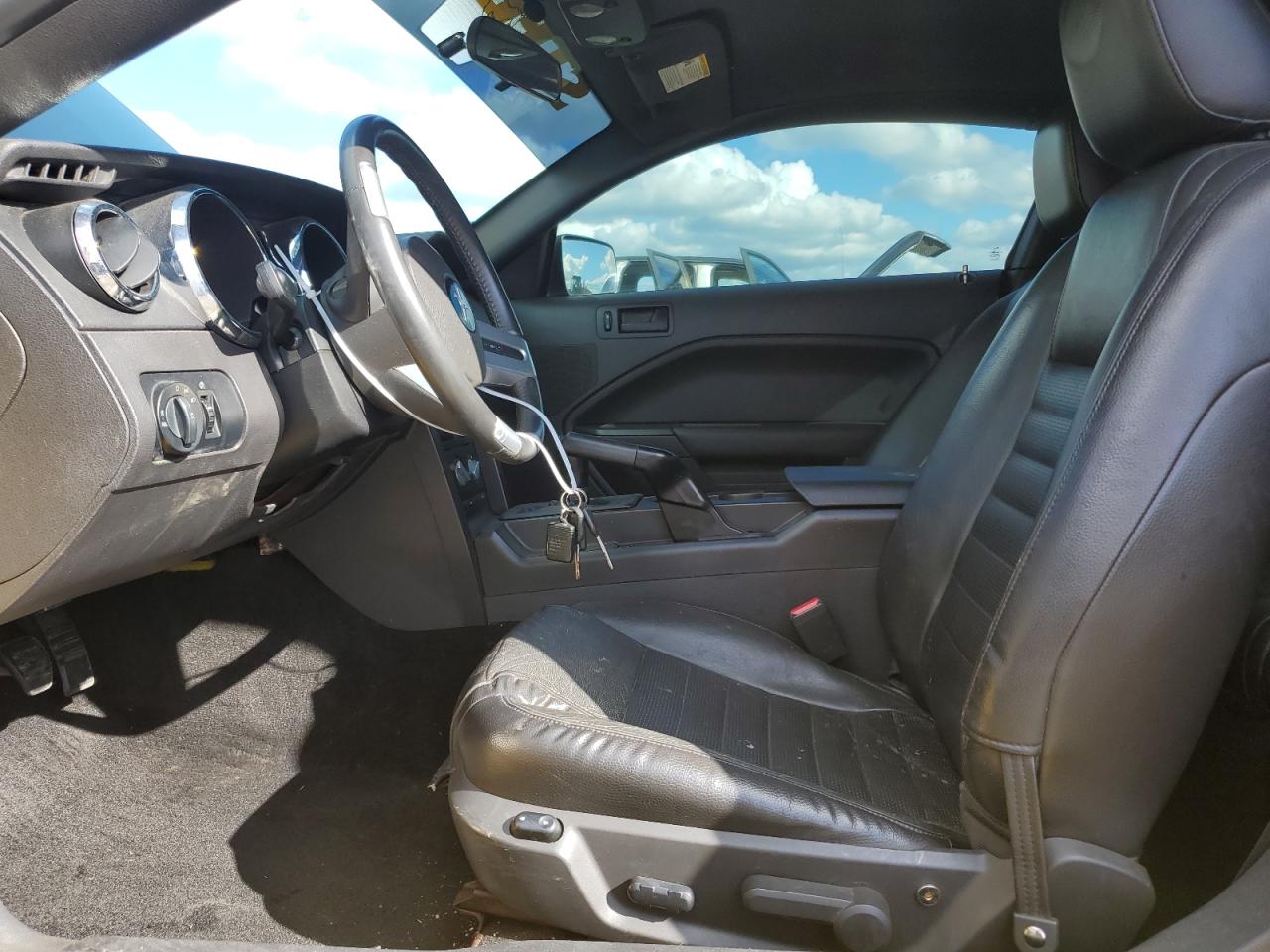 2005 Ford Mustang VIN 1ZVFT82H555156416 Copart auction photo, water/flood damage thumbnail 7