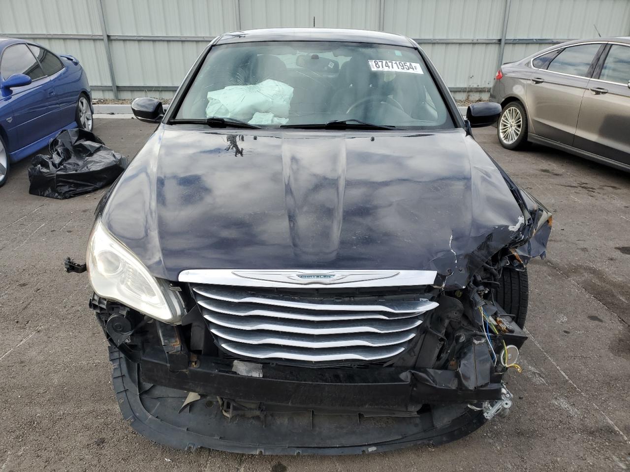 2011 Chrysler 200 VIN 1C3BC1FG8BN569375 Copart auction photo, front end damage thumbnail 5