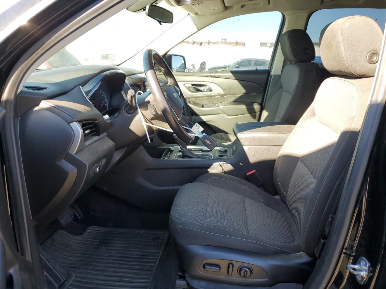 2019 Chevrolet Traverse VIN 1GNERGKW5KJ275583 Copart auction photo, front end / minor dent/scratches damage thumbnail 7