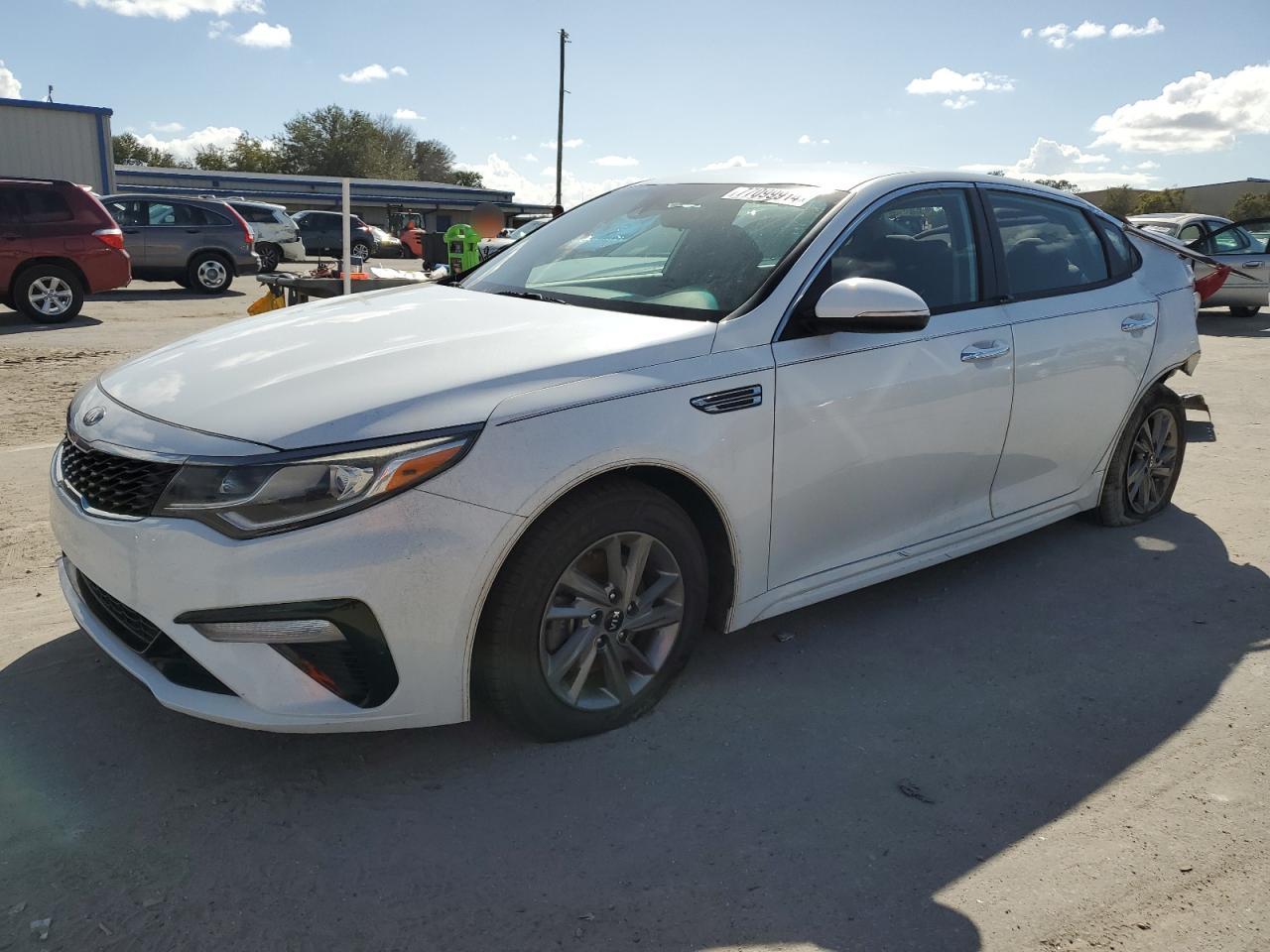 2019 KIA Optima VIN 5XXGT4L3XKG342205