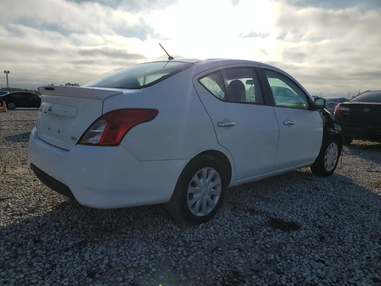 2019 Nissan Versa VIN 3N1CN7AP2KL866049 Copart auction photo, front end / side damage thumbnail 3