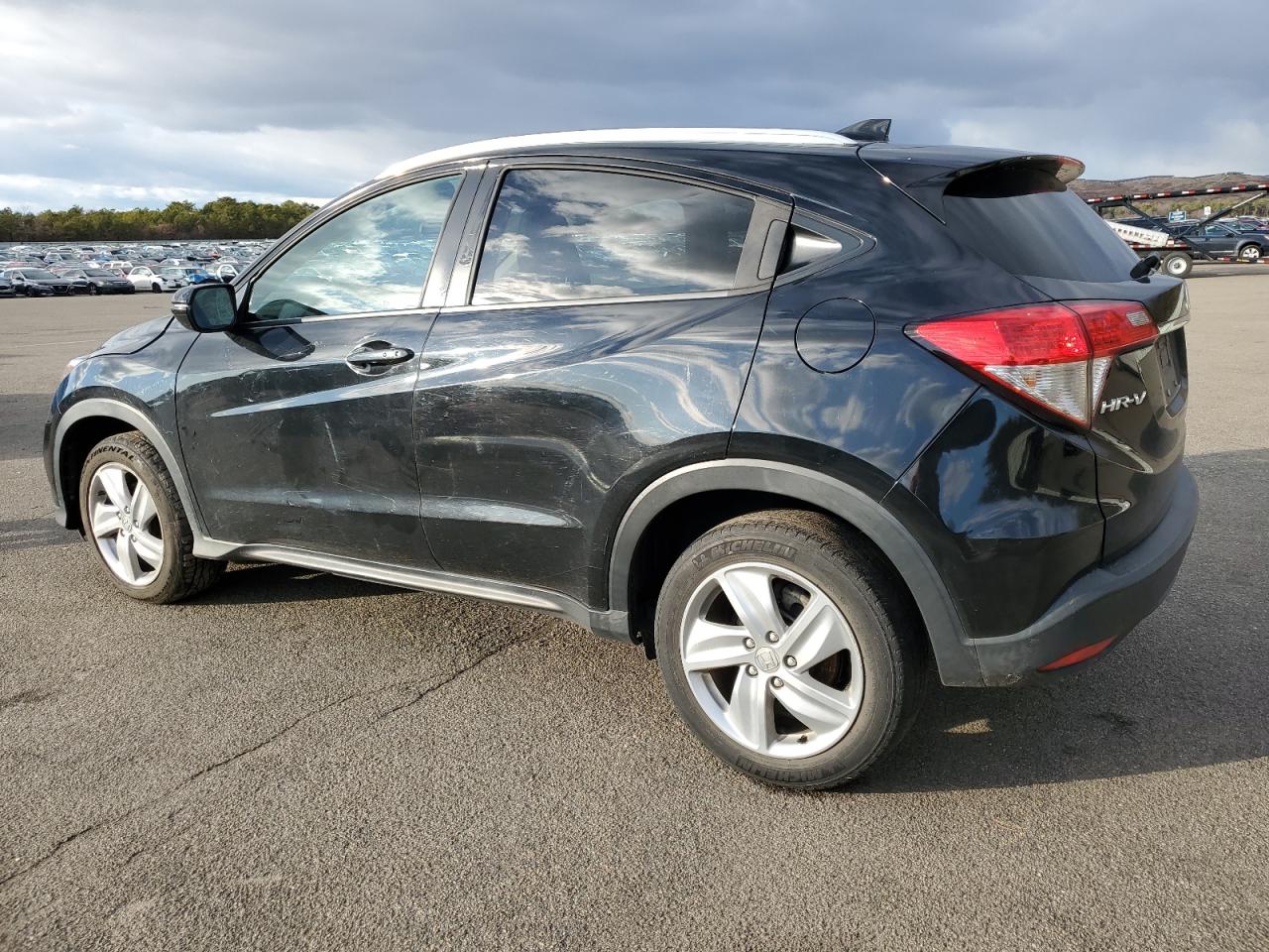 2019 Honda HR-V VIN 3CZRU6H59KM722138 Copart auction photo, front end / minor dent/scratches damage thumbnail 2