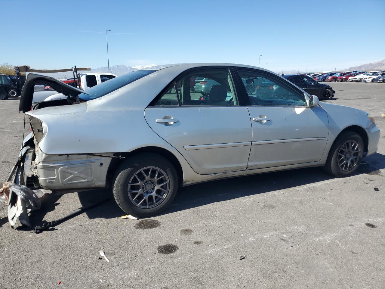 2004 Toyota Camry VIN 4T1BE32K04U365167 Copart auction photo, rear end damage thumbnail 3