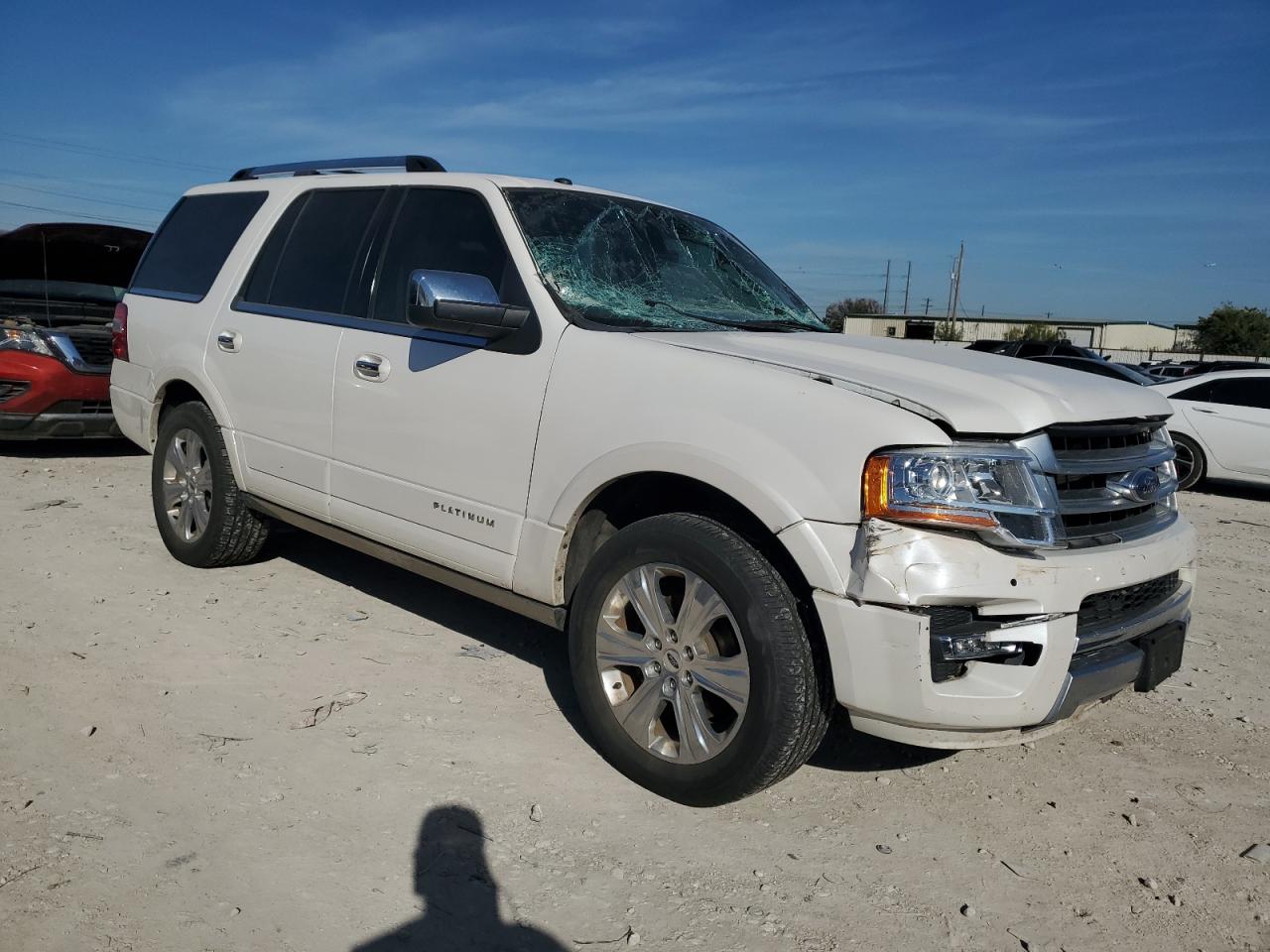 2016 Ford Expedition VIN 1FMJU1LT2GEF02439 Copart auction photo, front end / top/roof damage thumbnail 4