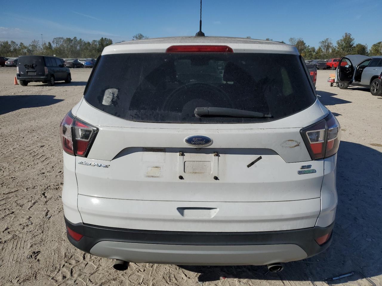 2017 Ford Escape VIN 1FMCU0GD6HUB53914 Copart auction photo, normal wear / minor dent/scratches damage thumbnail 6