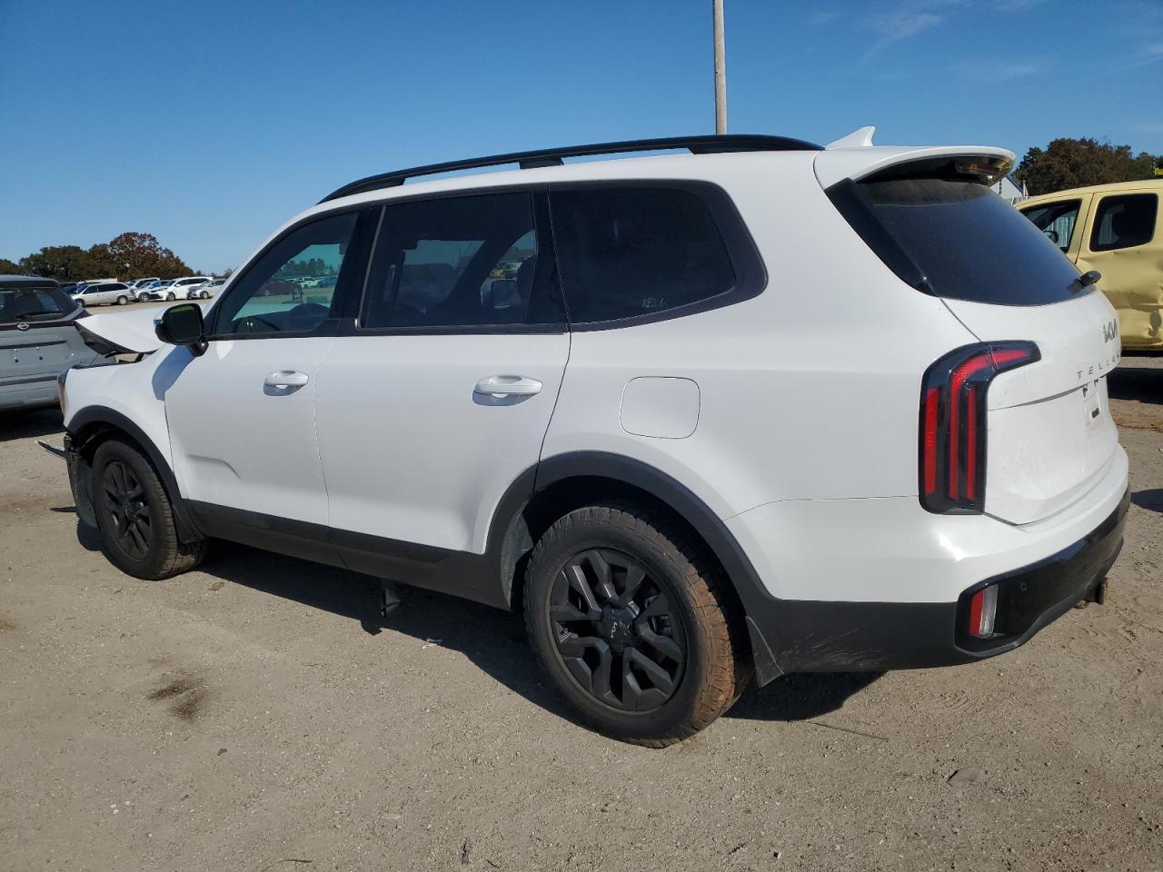 2024 KIA Telluride VIN 5XYP5DGC7RG465289 Copart auction photo, front end / side damage thumbnail 2